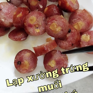 Lạp xưởng trứng muối