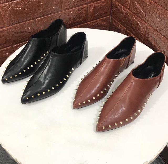Boots cổ ngắn nạm đinh gót phối kim loại 2cm | BigBuy360 - bigbuy360.vn