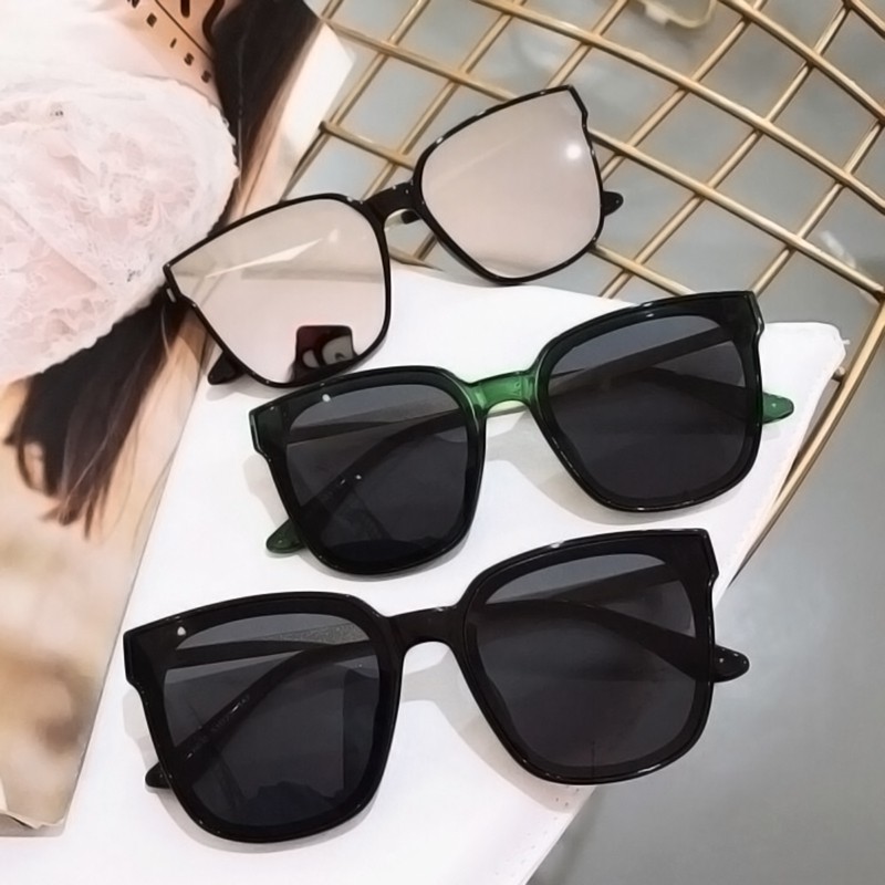 Kính mát gọng kim loại thiết kế thời trang