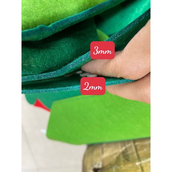 Cây thông vải dạ kèm đèn led