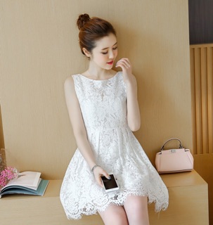 Váy ren xoè nhẹ nhàng