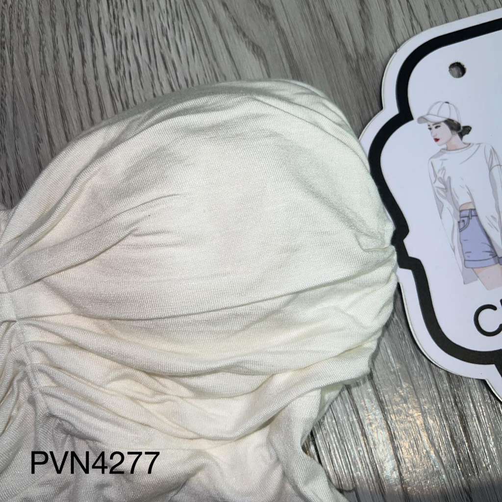 Áo cúp váy nhiều chữ