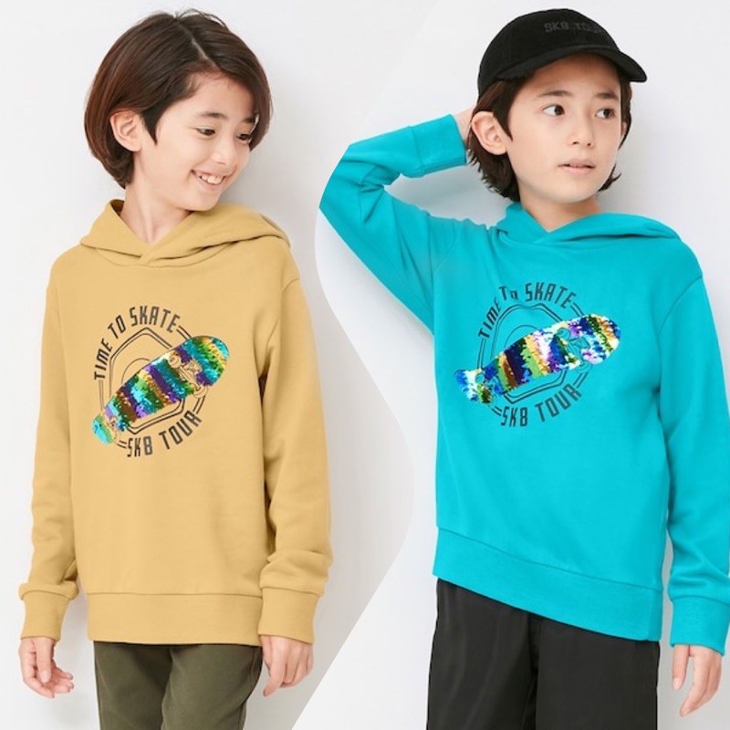 Áo nỉ lót lông bé trai có mũ Hoodies đính cườm hình ván trượt thời trang của GU - Nhật