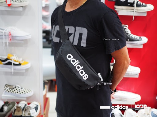 (HÀNG XUẤT XỊN) Túi bao tử das đen logo chữ dọc DAILY WAIST BAG BLACK GE1113 Kích thước: 15 cm x 27 cm x 9 cm