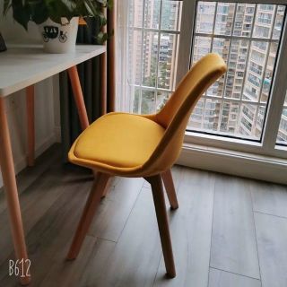 GHẾ EAMES MẪU NÂNG CẤP 2019 CHÂN GỖ NGUYÊN KHỐI BỌC VẢI ĐỆM CAO CẤP (VÀNG)