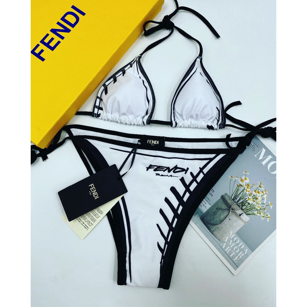 Thành Phố Mùa Thu Mới Trên Bầu Trời Trắng Một Mảnh