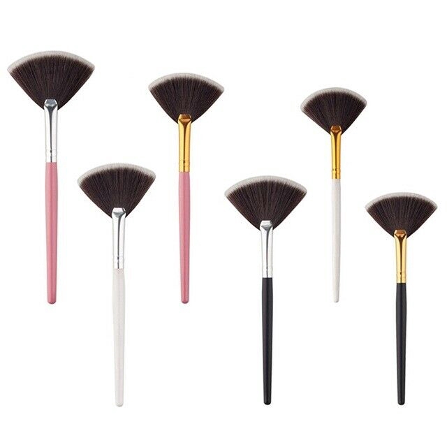 Cọ trang điểm đánh khối cho nữ tiện dụng