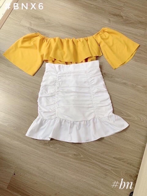 Áo bẹt vai rớt tay bèo siêu xinh | BigBuy360 - bigbuy360.vn