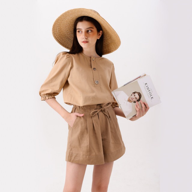 Linen with Button