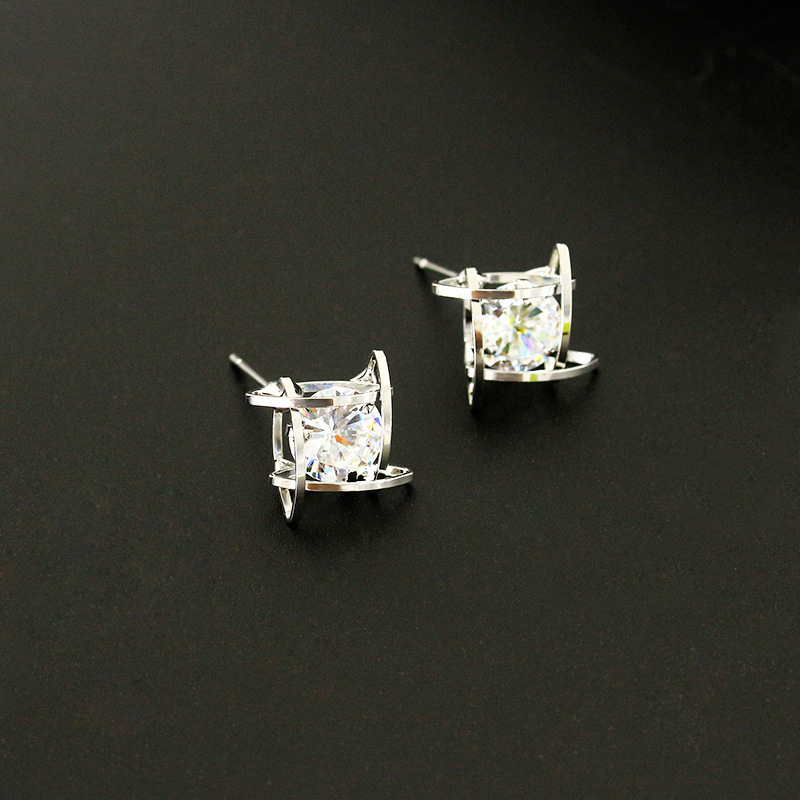 Khuyên Tai Tạo Hình Độc Đáo Cho Nữ