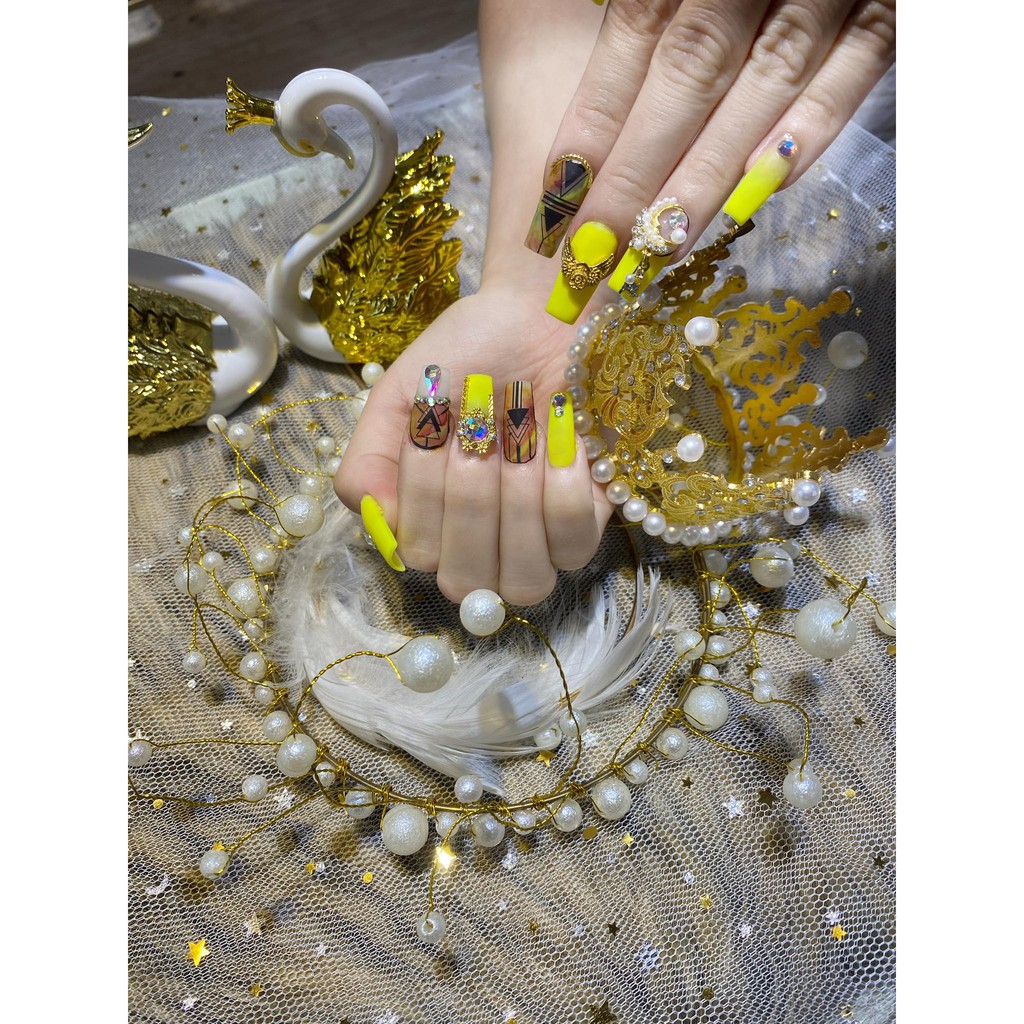 Phụ kiện Thiên nga decor mẫu móng ( set 2 con ) màu vàng - bạc