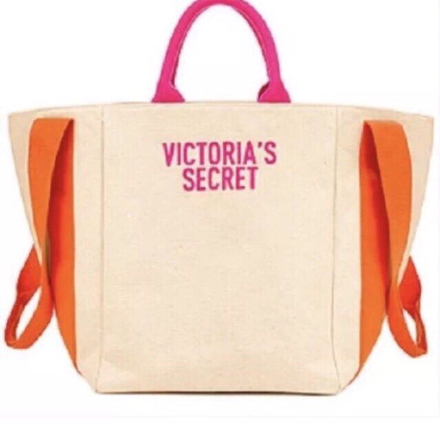 Túi xách du lịch Victoria Secret.