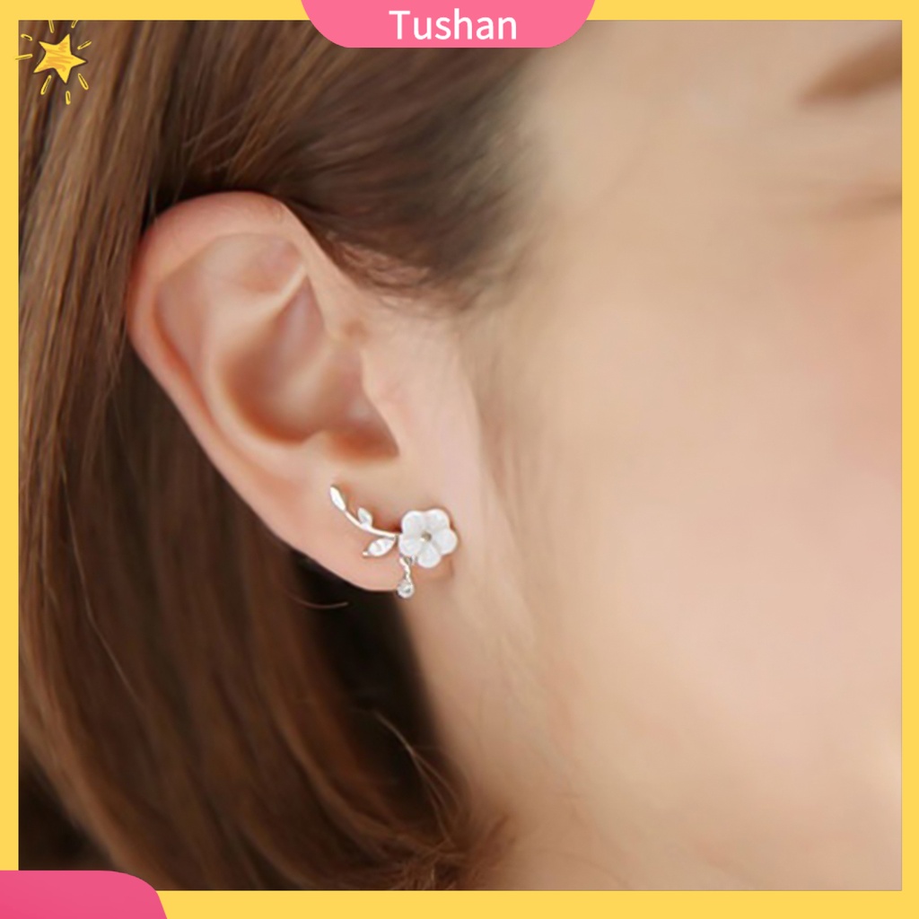 Hoa tai họa tiết thiết kế hình hoa đính đá lấp lánh