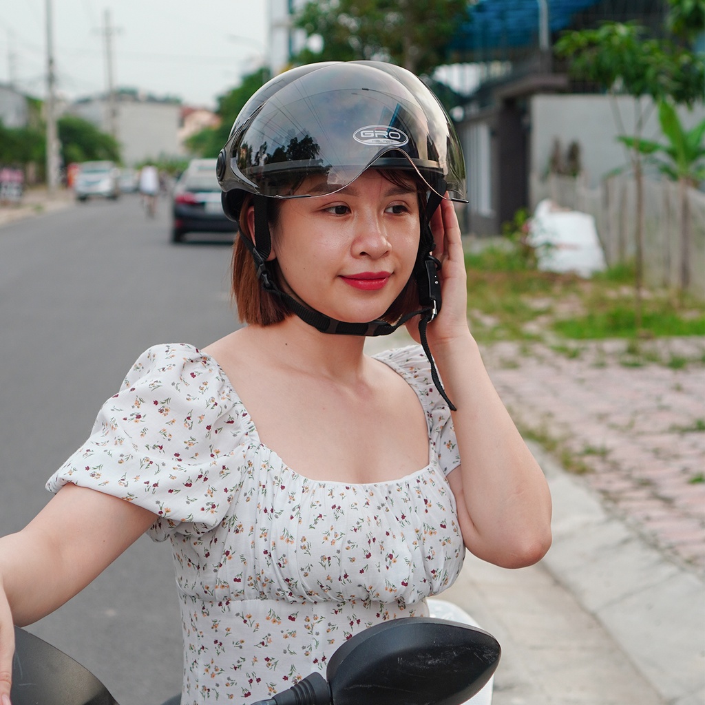 Mũ Bảo Hiểm Nửa Đầu GRO Helmet có kính che nửa mặt, kiểu dáng thời trang, khóa kim loại chắc chắn - Đen Bóng