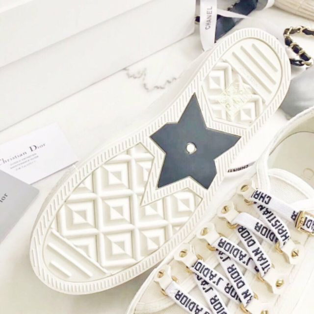 Giày buộc dây chữ mới về