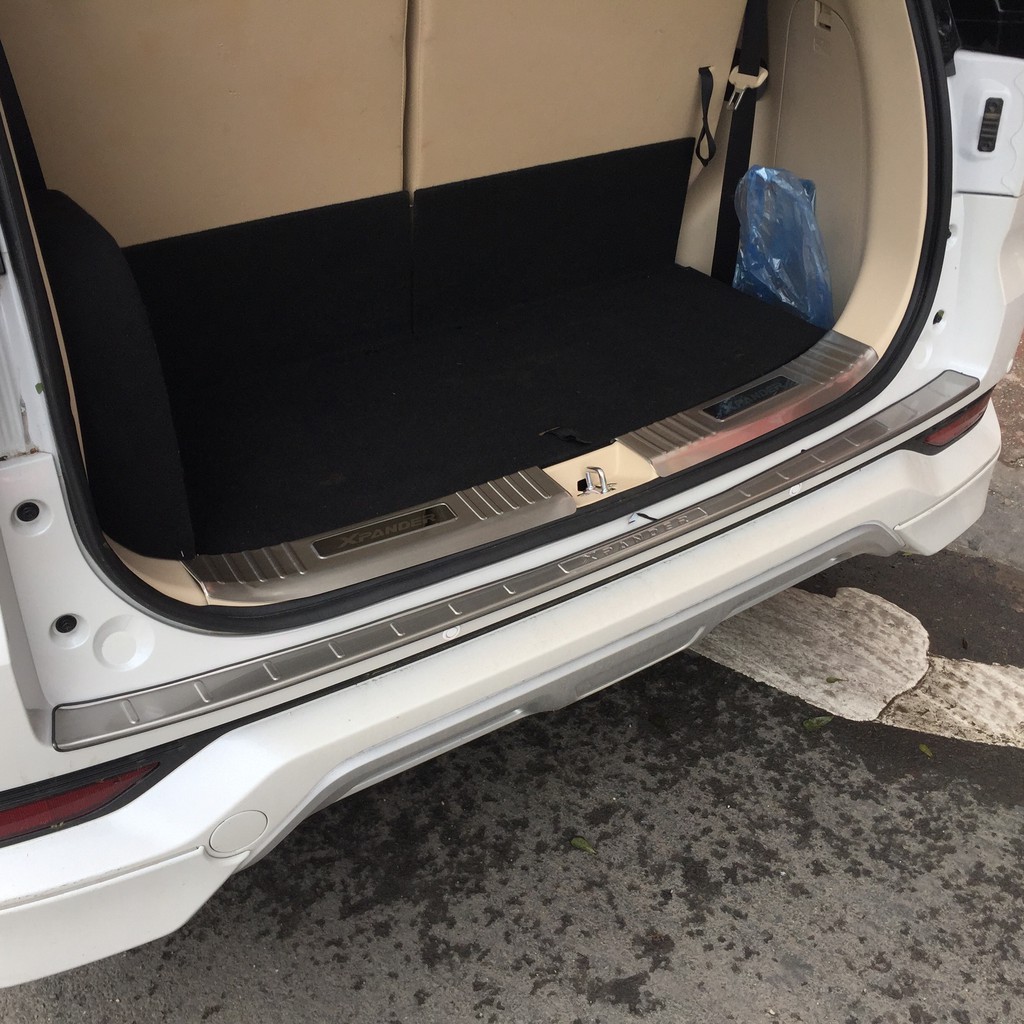Chống trầy cốp xe Mitsubishi Xpander 2018 đến 2023 mẫu inox