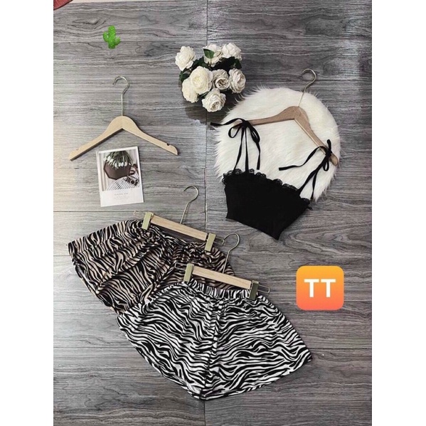Set bộ áo dây đen cột nơ và quần kiểu | BigBuy360 - bigbuy360.vn