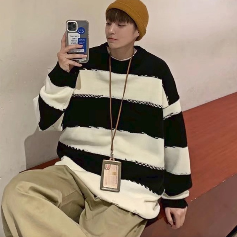 Áo sweater cổ tròn tay dài dáng rộng kẻ sọc thiết kế rách phong cách Hàn Quốc cá tính cho nam