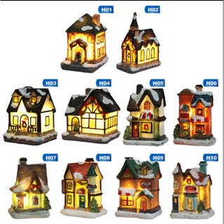 Ngôi nhà tuyết để bàn có đèn trang trí giáng sinh, noel
