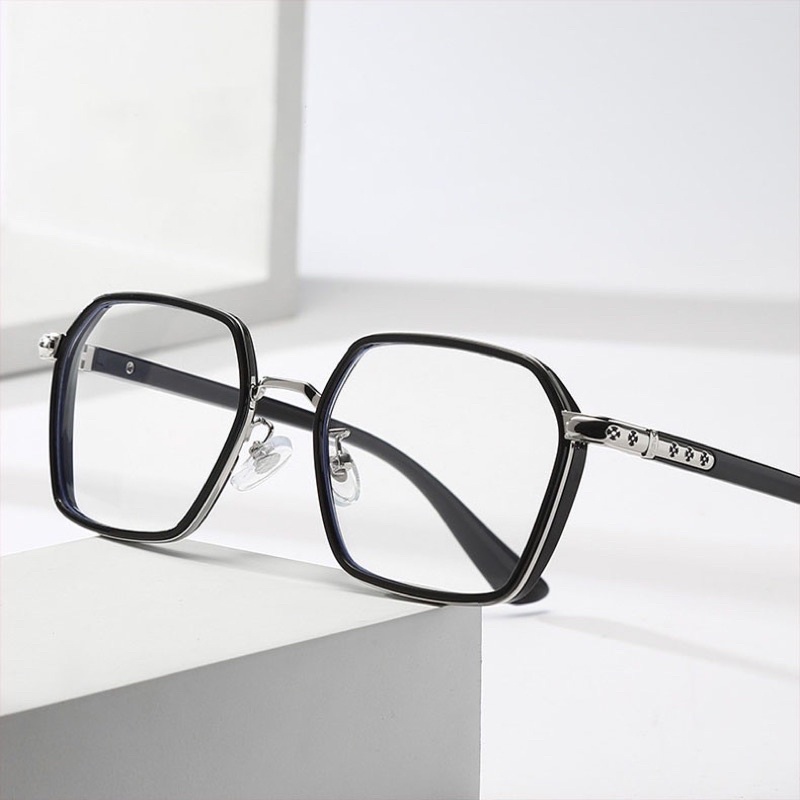 Kính Chrome Heart gọng vuông cao cấp phù hợp cho cả nam và nữ,kiểu dáng sang trọng,hiện đại.Gọng kính xu hướng của năm