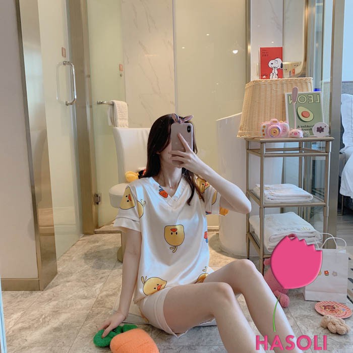 [Mã WARN20 giảm 20k đơn 150k] [Phom rộng]💕Bộ Ngủ-Đồ Ngủ Phi Lụa Cao Cấp Tay Ngắn Siêu Đẹp Màu Trắng Hình Dứa DB03 | BigBuy360 - bigbuy360.vn