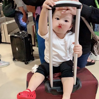Áo trắng phông Hm