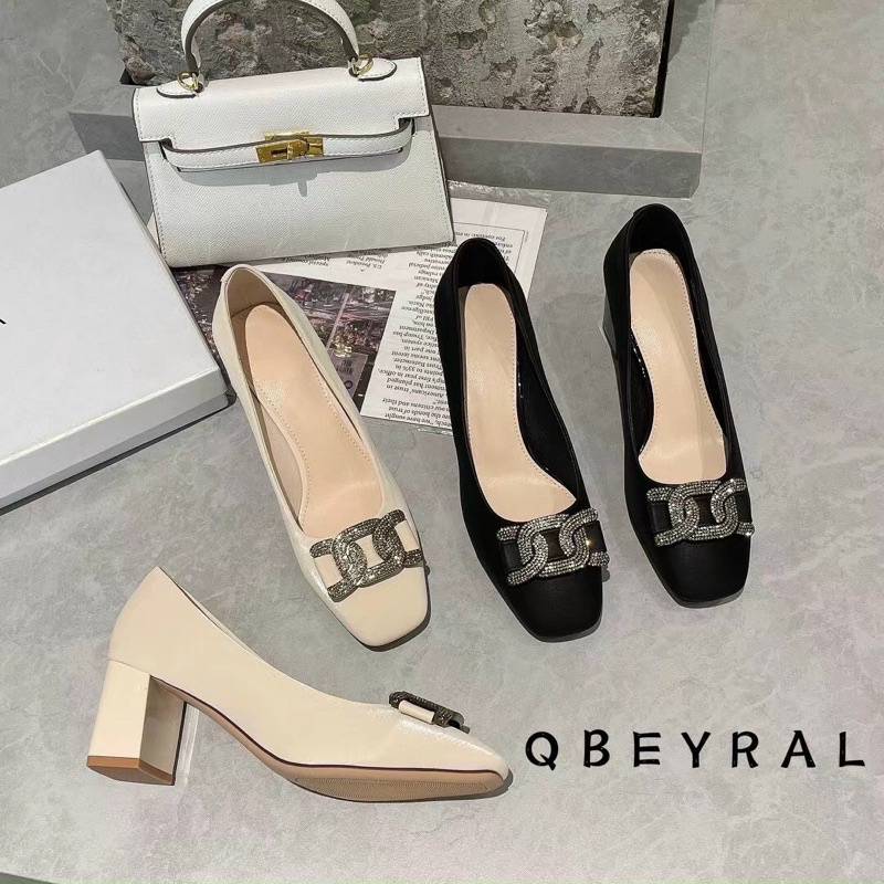 GIÀY CAO GÓT NỮ QBEY 5 PHÂN GÓT VUÔNG LỤA SATIN BẠC GẮN KHOÁ TRÒN