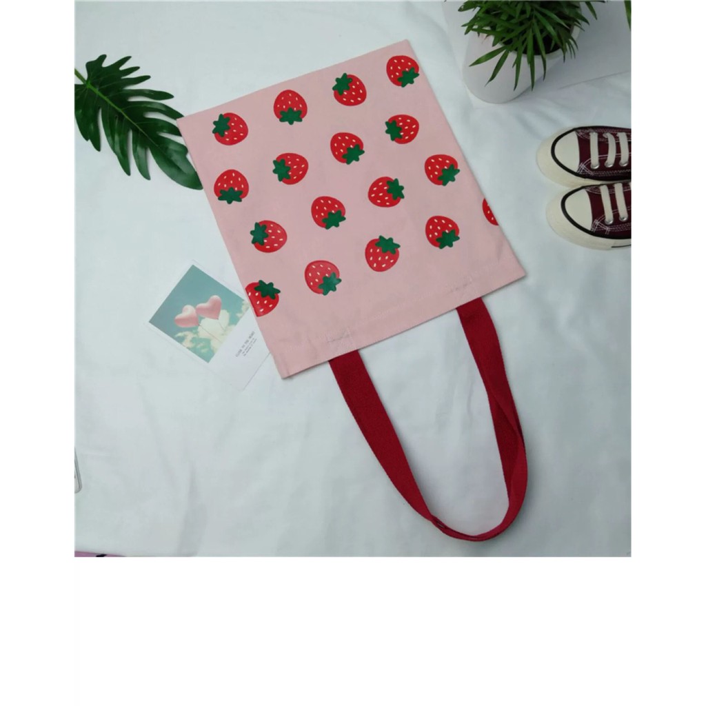 Túi đeo vải strawberry 38*33