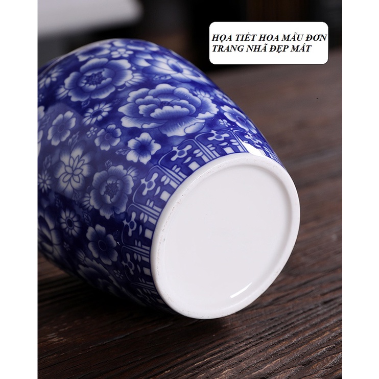 Hũ, Bình đựng trà bằng sứ trắng Cảnh Đức men lam Hoa Mẫu Đơn dung tích 800 ml