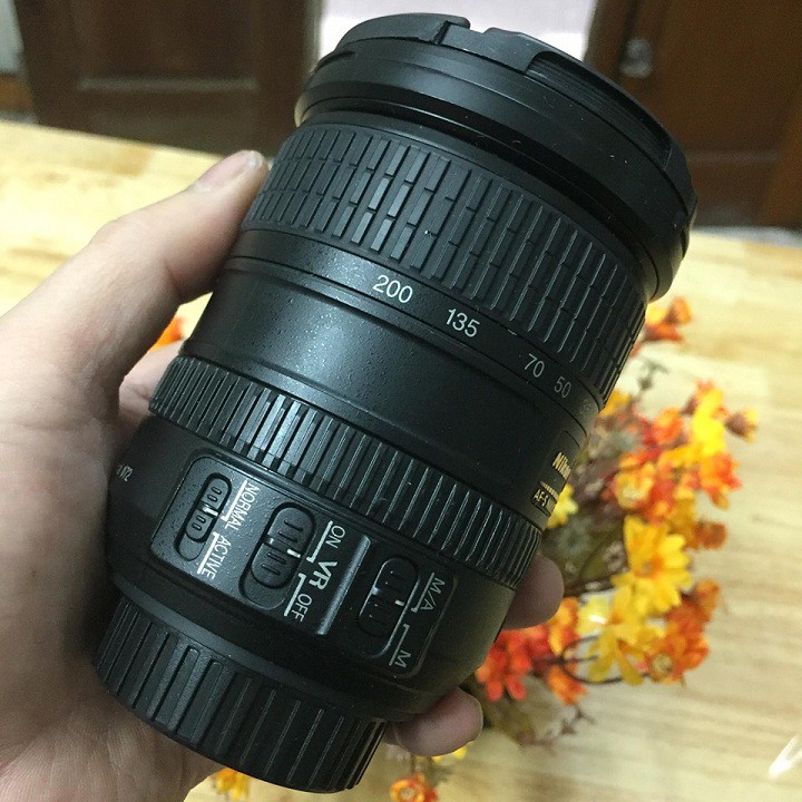 Ống kính Nikon EF-S 18-200VR dải rộng cho máy Crop Nikon