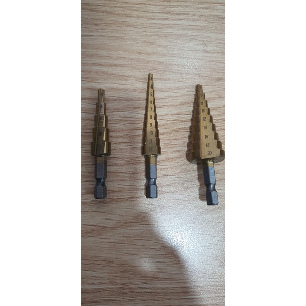 Bộ 3 Mũi Khoan Đa Năng Tháp Nhiều Tầng Hợp Kim Titan Đường Kính Lỗ Từ 4 - 20mm , tặng kèm túi