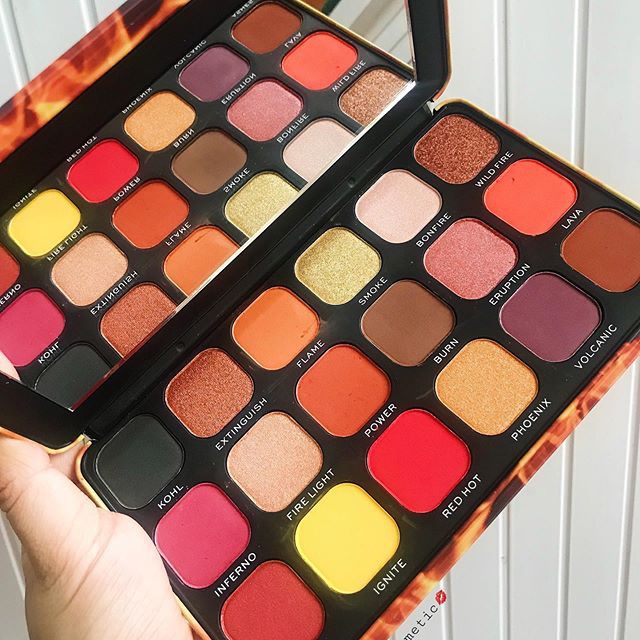 Bảng mắt Makeup Revolution Flawless Fire