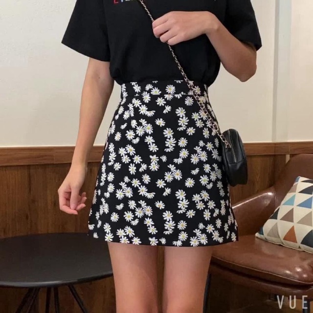 Chân váy chữ A phối hoa (có quần trong) | BigBuy360 - bigbuy360.vn