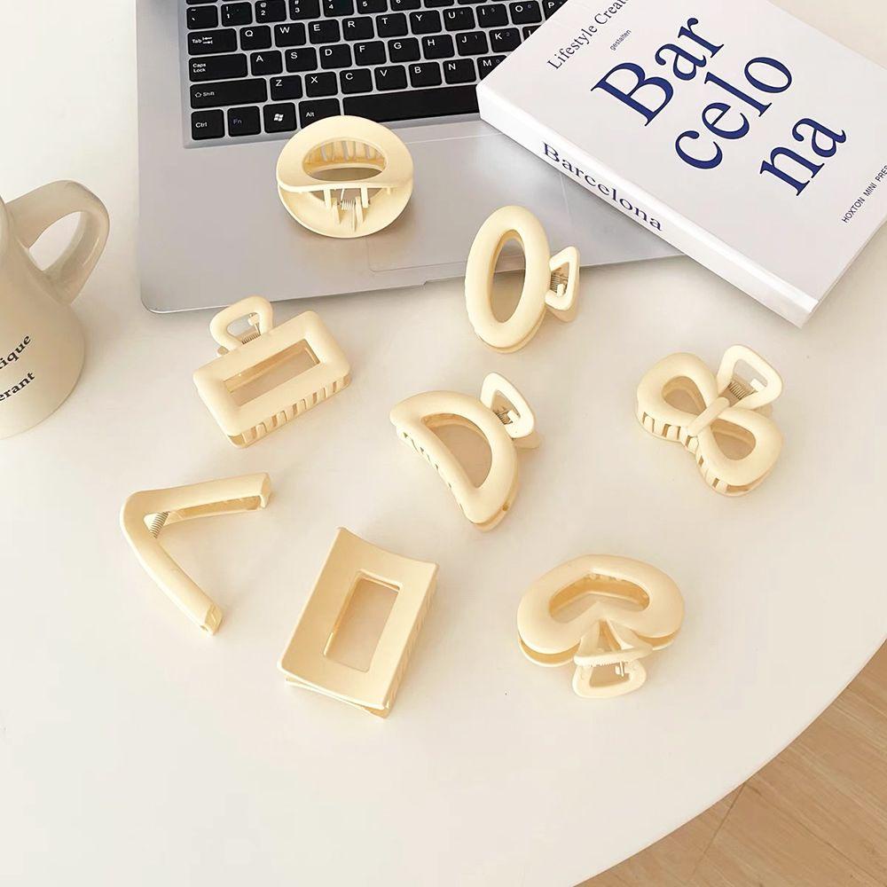 Kẹp Tóc Càng Cua Bằng Nhựa Resin Màu Trắng Sữa Hình Học Dễ Thương Cho Nữ
