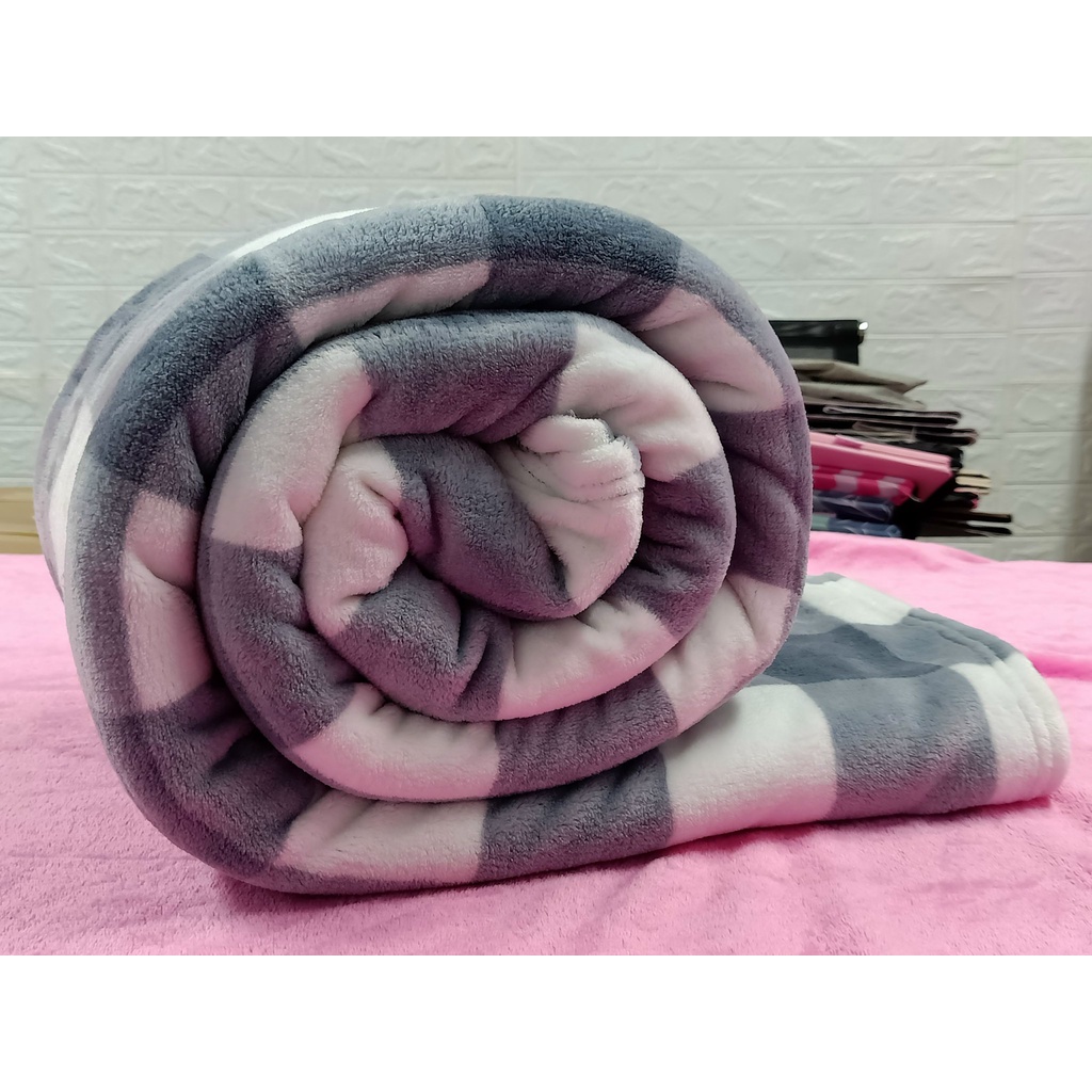 Mền lông cừu cao cấp Ánh Sao kích thước 1m8 x 2m nặng 1.1kg- Mẫu caro