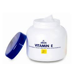 Kem Dưỡng Ẩm Aron VITAMIN E Thái Lan