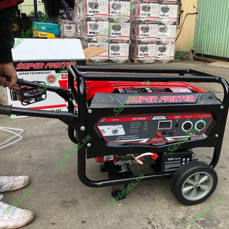 Máy phát điện 3Kw Super Fighter SF3800E đề thiết kế mới tay kéo và bánh xe đi kèm thuận tiện cho việc đi chuyển