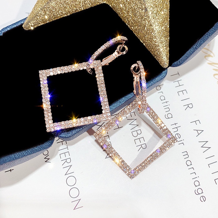 Khuyên Tai Tròn Đính Kim Cương Phong Cách Thời Trang Hàn Quốc