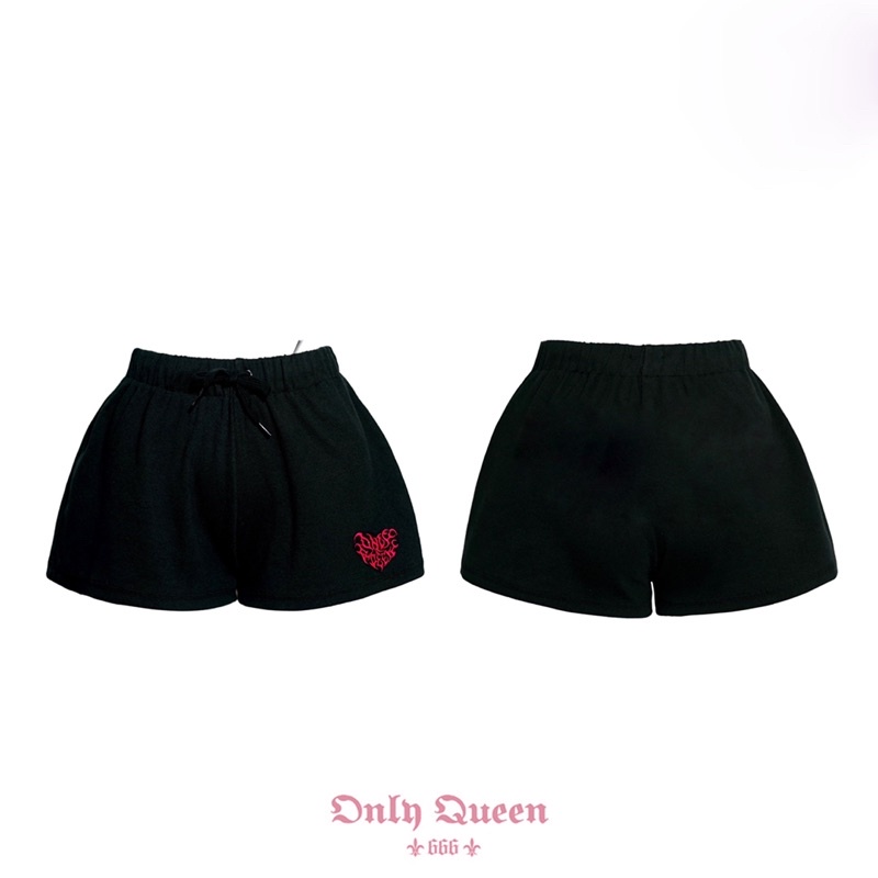 Quần ngắn thêu trái tim