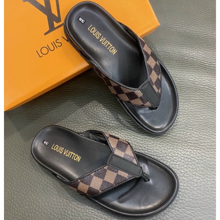 Dép xỏ ngón thời trang nam có hoạ tiết logo kẻ chìm, Dép tông mùa hè phong cách giới trẻ btshop từ 38 đến 42