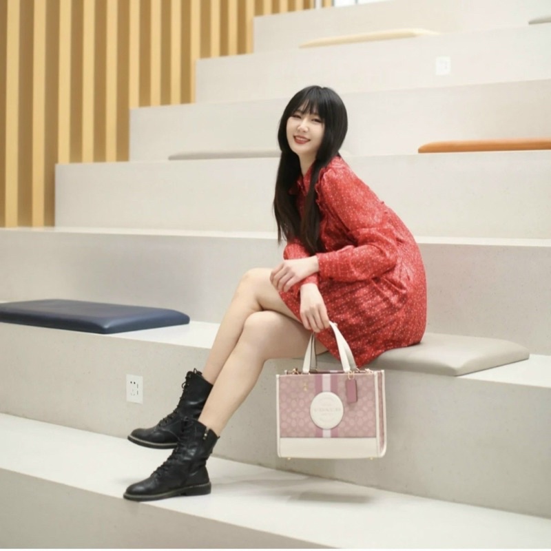 TNS - Túi tote form vuông hottrend Coashi field dempsey tote-chất canvas phối da tone màu hồng kem chữ C đặc trưng hãng