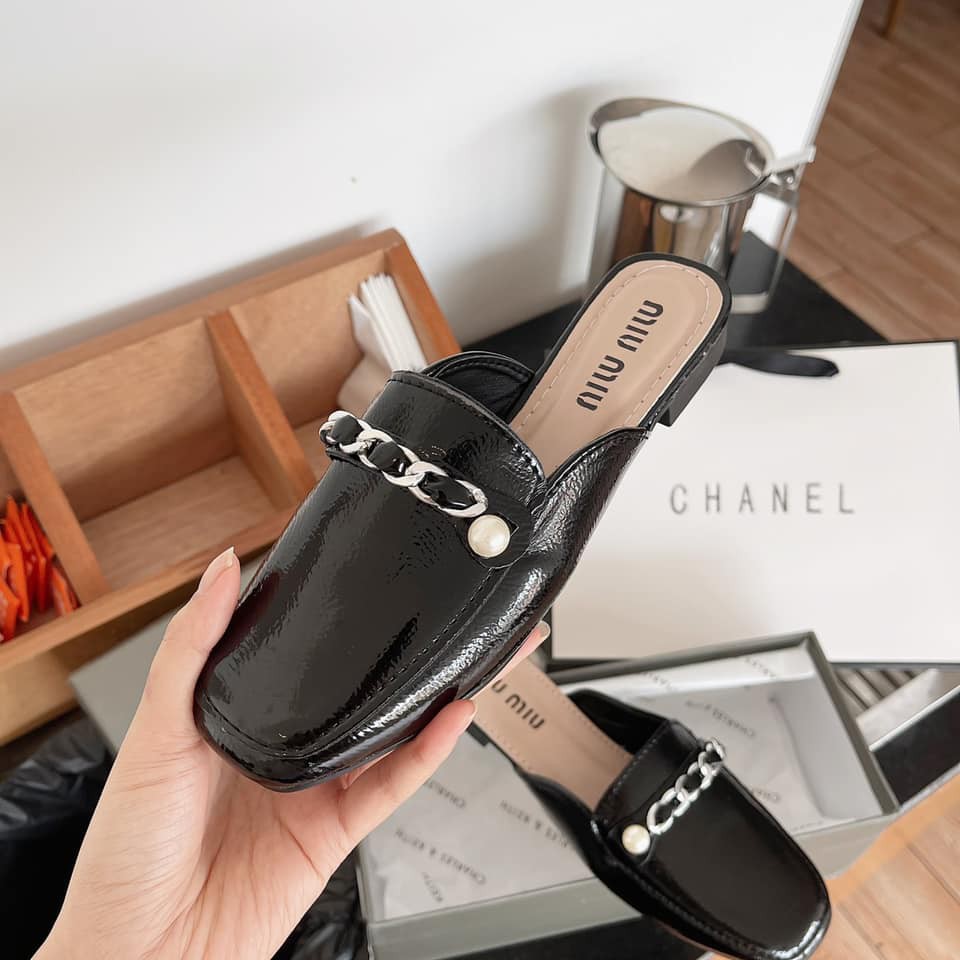 GIÀY SỤC XÍCH DA BÓNG 2 NGỌC SIÊU HOT | BigBuy360 - bigbuy360.vn