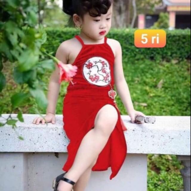 Váy yếm nhung cho bé gái