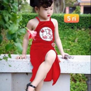 Váy yếm nhung cho bé gái