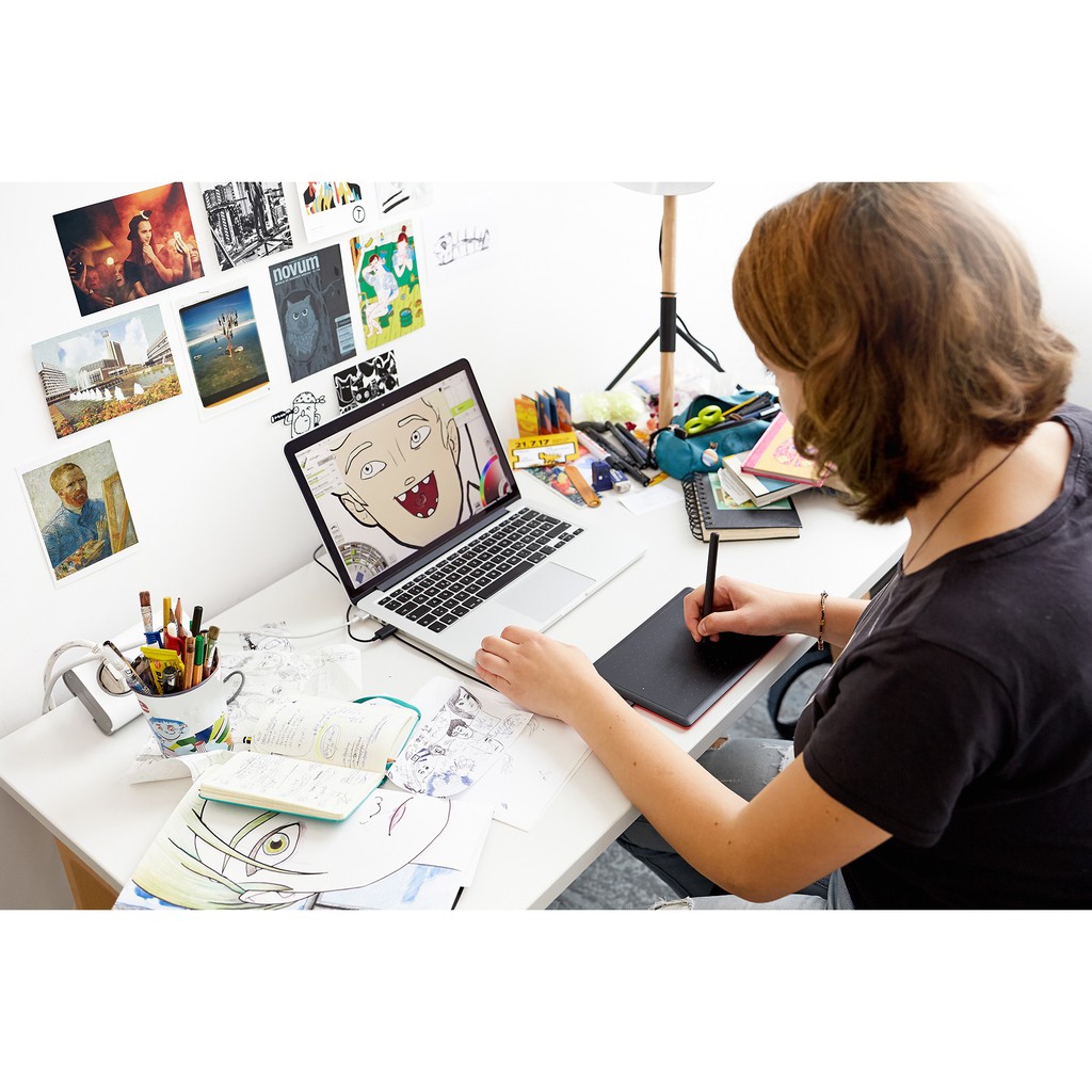 Bảng vẽ điện tử Wacom CLT-472 chuyên dùng cho thiết kế đồ họa