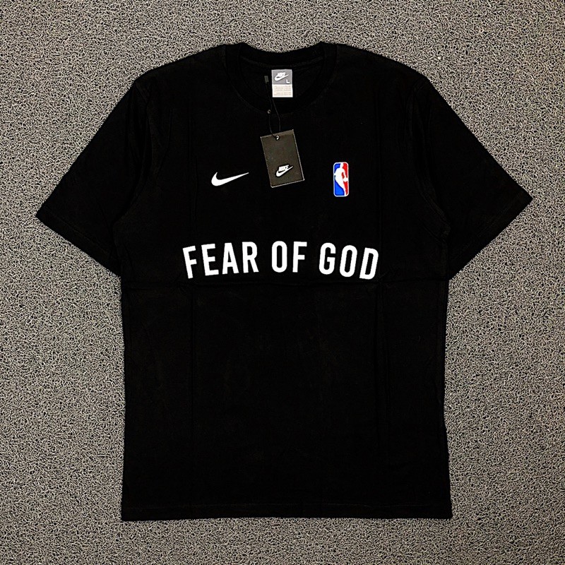 Áo Thun Nike Fear Of God Đen Và Xám Kèm Nhãn Dán Cá Tính