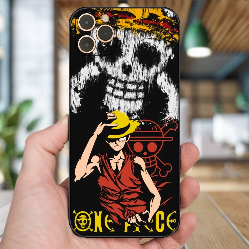 Ốp lưng iPhone 11 Pro Max dẻo đen cạnh vuông in hình Luffy One Piece