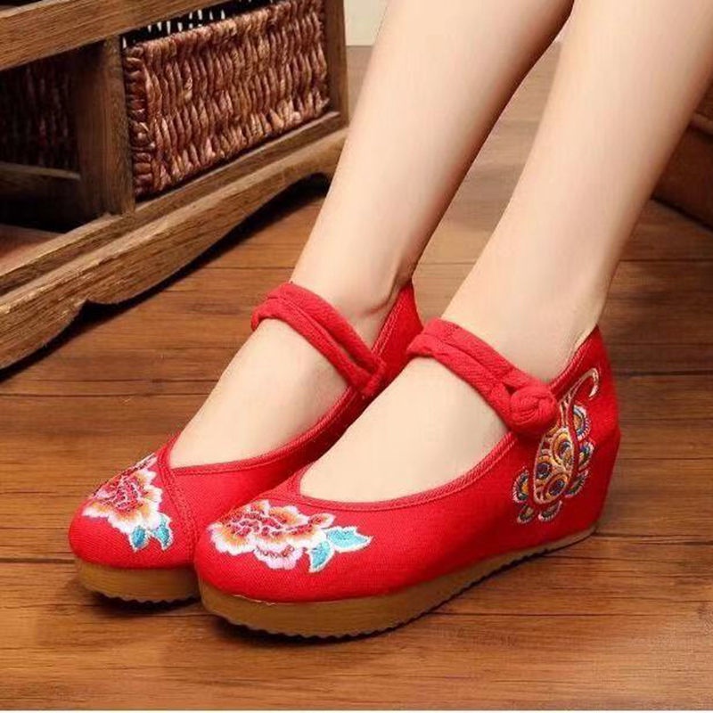 Giày Vải Đế Xuồng Tăng Chiều Cao Thêu Họa Tiết Phong Cách Trung Hoa Cổ Điển Cho Nữ