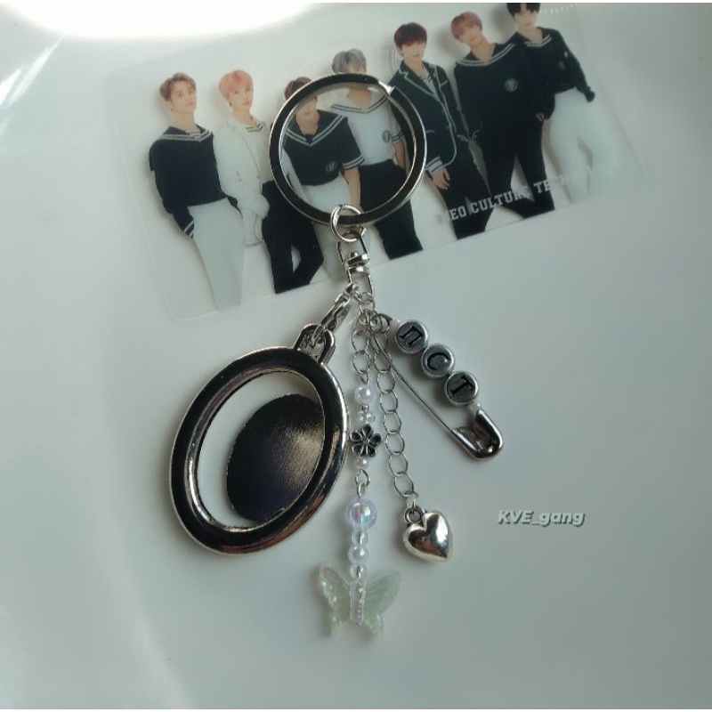 Móc khoá Handmade có kèm khung kim loại để ảnh dùng trang trí binder, ốp lưng,.. làm theo yêu cầu