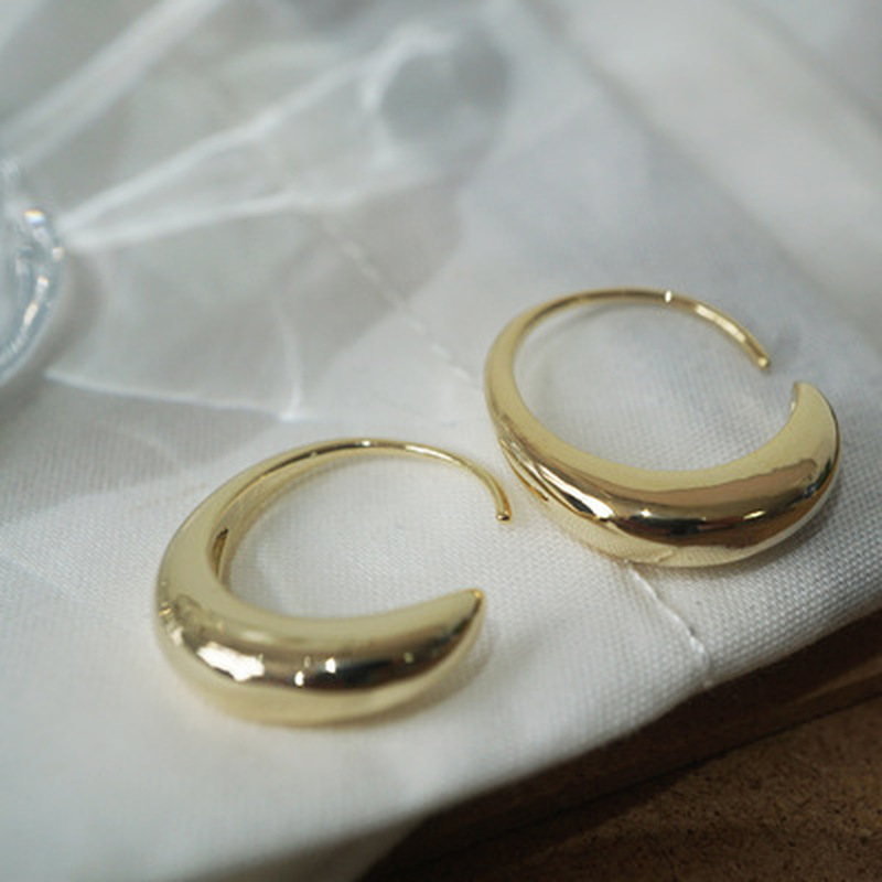 Khuyên tai chữ C đính đá thời trang sang trọng